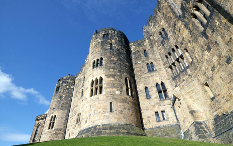 Photo of Alnwick Castle which is the location of Hogwarts in the Harry Potter films