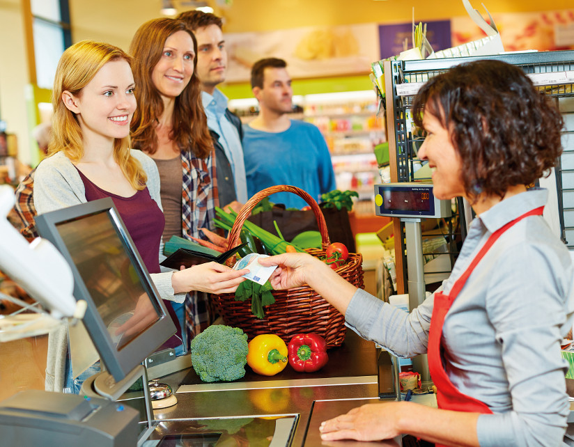1218_Butikkmedarbeider_Robert Kneschke_shutterstock_216497989.jpg