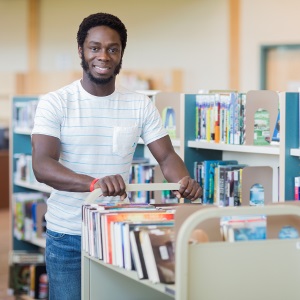 08100_bibliotekar_Tyler Olson_dreamstime_l_36035494_s.jpg