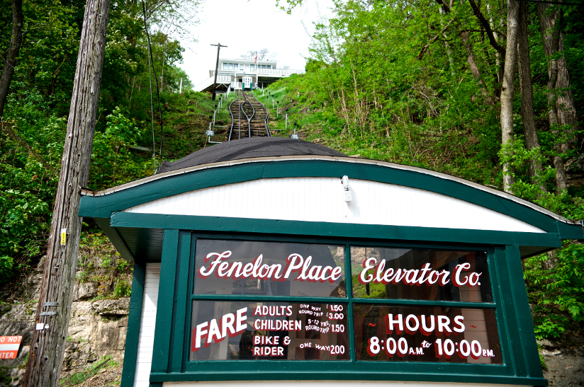 Photo of the ticket office at Fenelon Place Elevator in Dubuque, Iowa