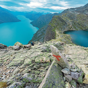 2212_Besseggen i Jotunheimen_Nanisimova_shutterstock_285225467_s.jpg