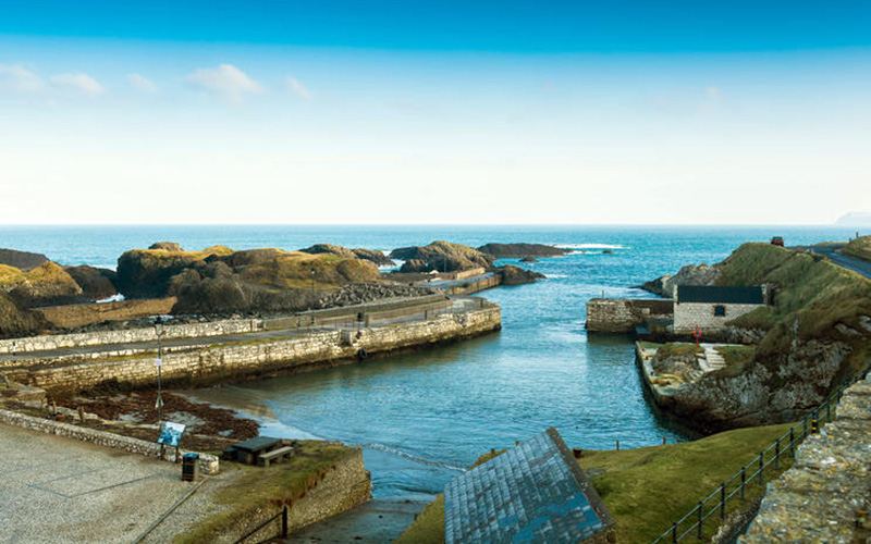 Photo of the village of Ballintoy Harbour which is Lordsport in Game of Thrones