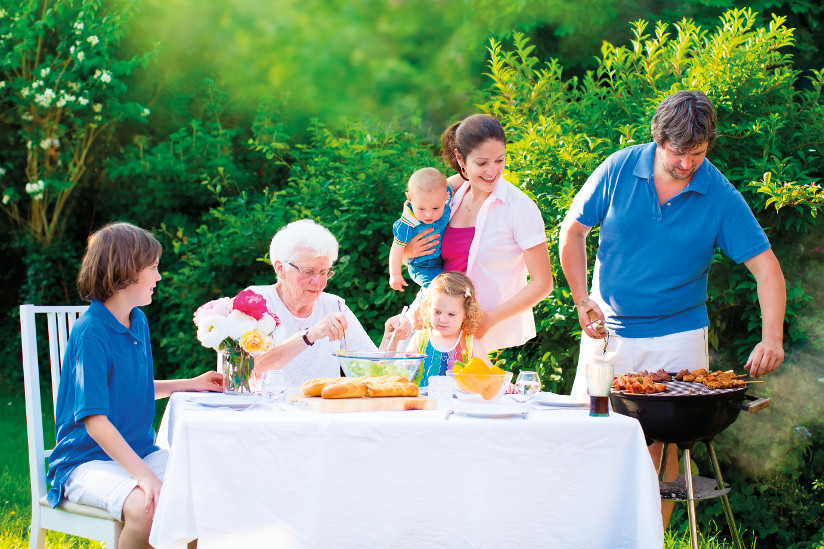 1512_Familie grill_FamVeld_shutterstock_267328328.jpg